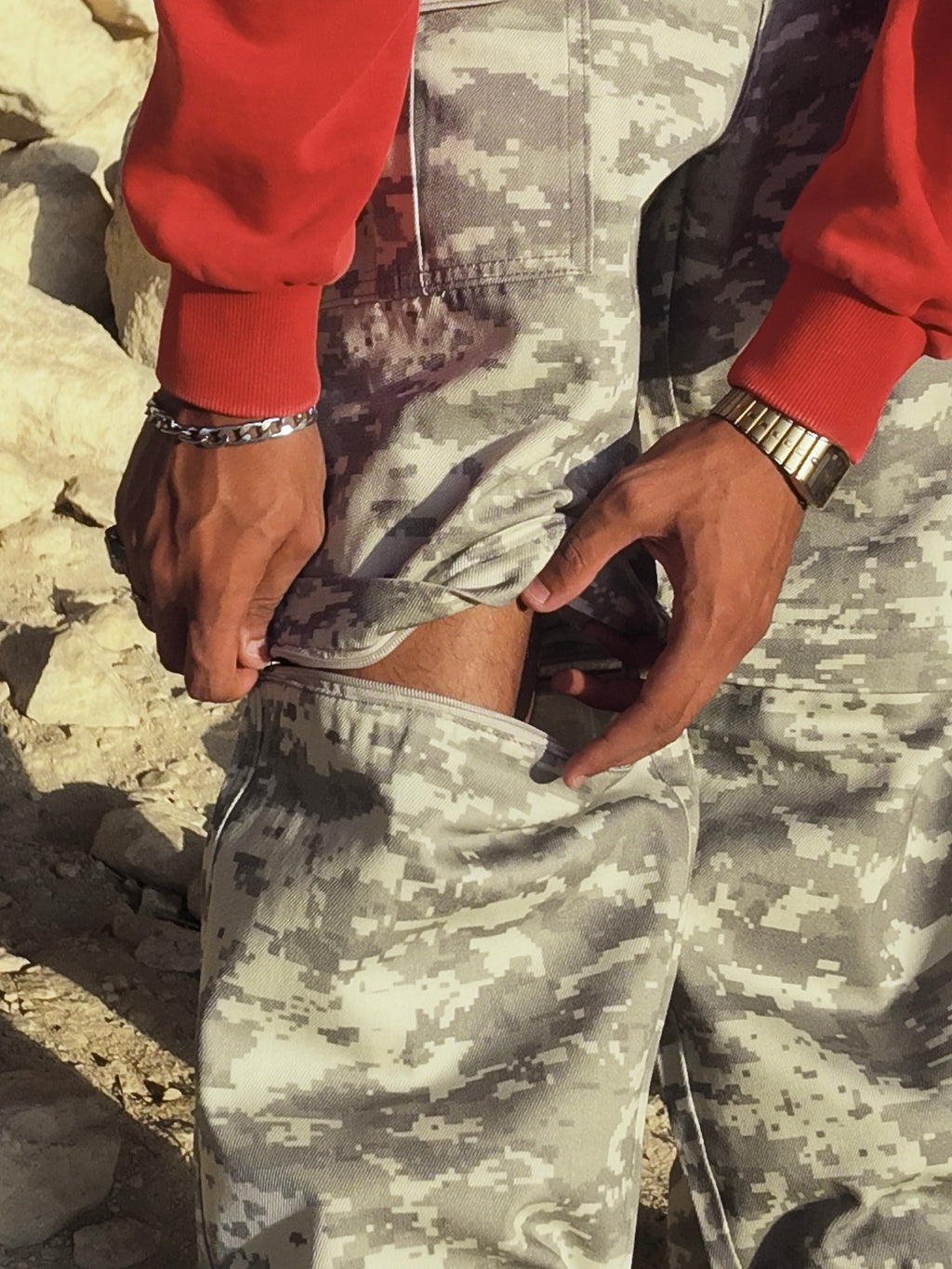 CONVERTIBLE CAMO DENIM (GREY)